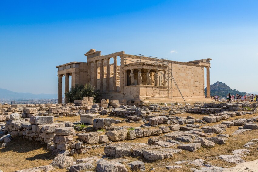 Erecteión y Cariátides en la Acrópolis de Atenas