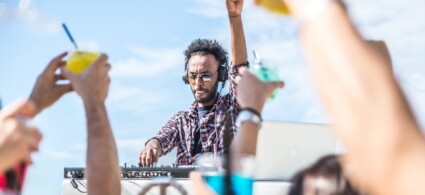 Qué hacer por la noche en Corfú: guía de bares y diversión